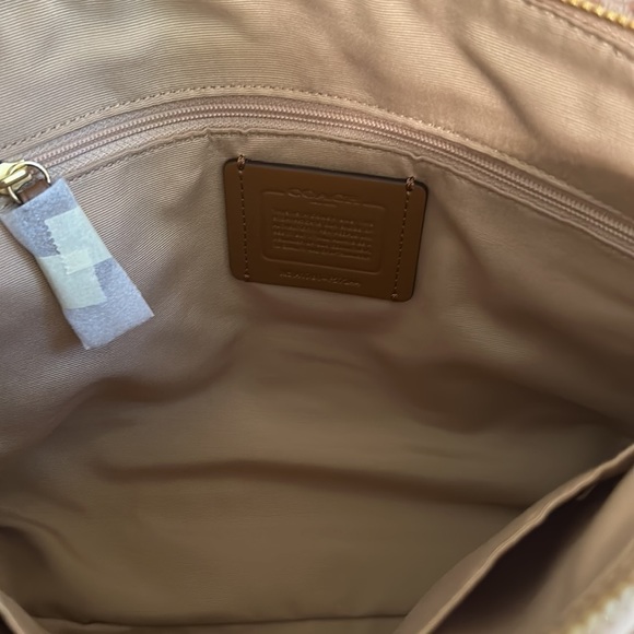 NWY Coach Legacy Ava tote in creme - Picture 4 of 10